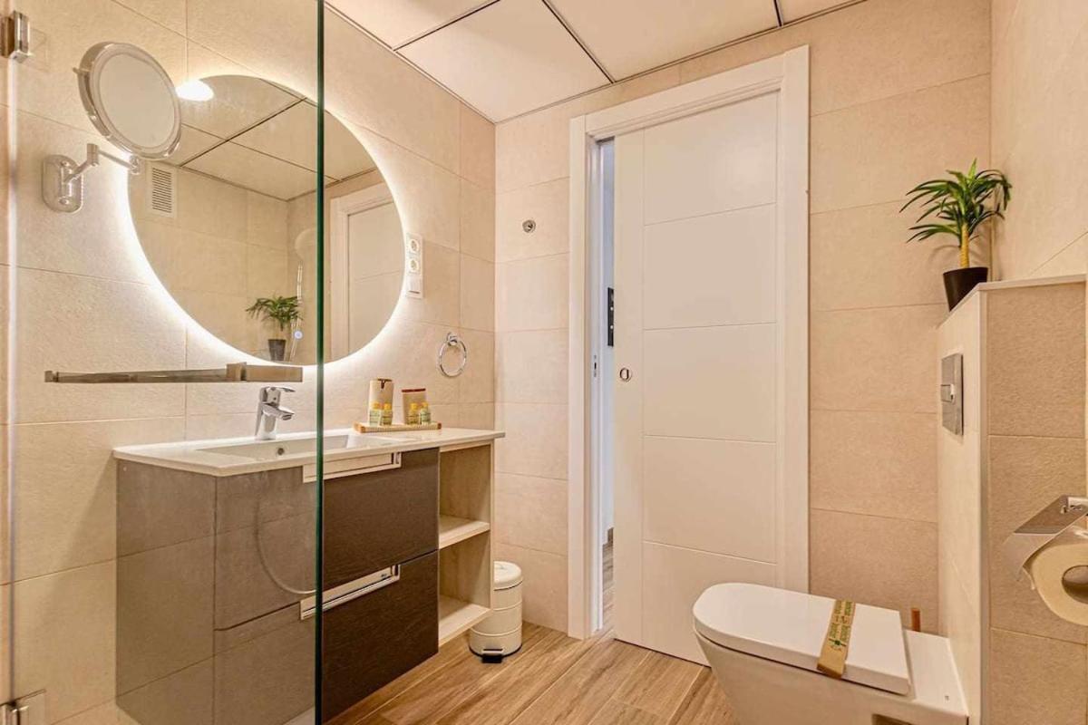 797 Holiday Rentals - Benalbeach- Moderno Piso Para 5 Con Vistas Al Mar เบนัลมาเดนา ภายนอก รูปภาพ