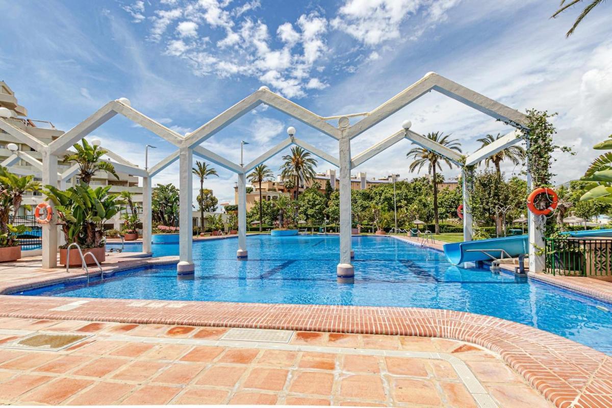 797 Holiday Rentals - Benalbeach- Moderno Piso Para 5 Con Vistas Al Mar เบนัลมาเดนา ภายนอก รูปภาพ
