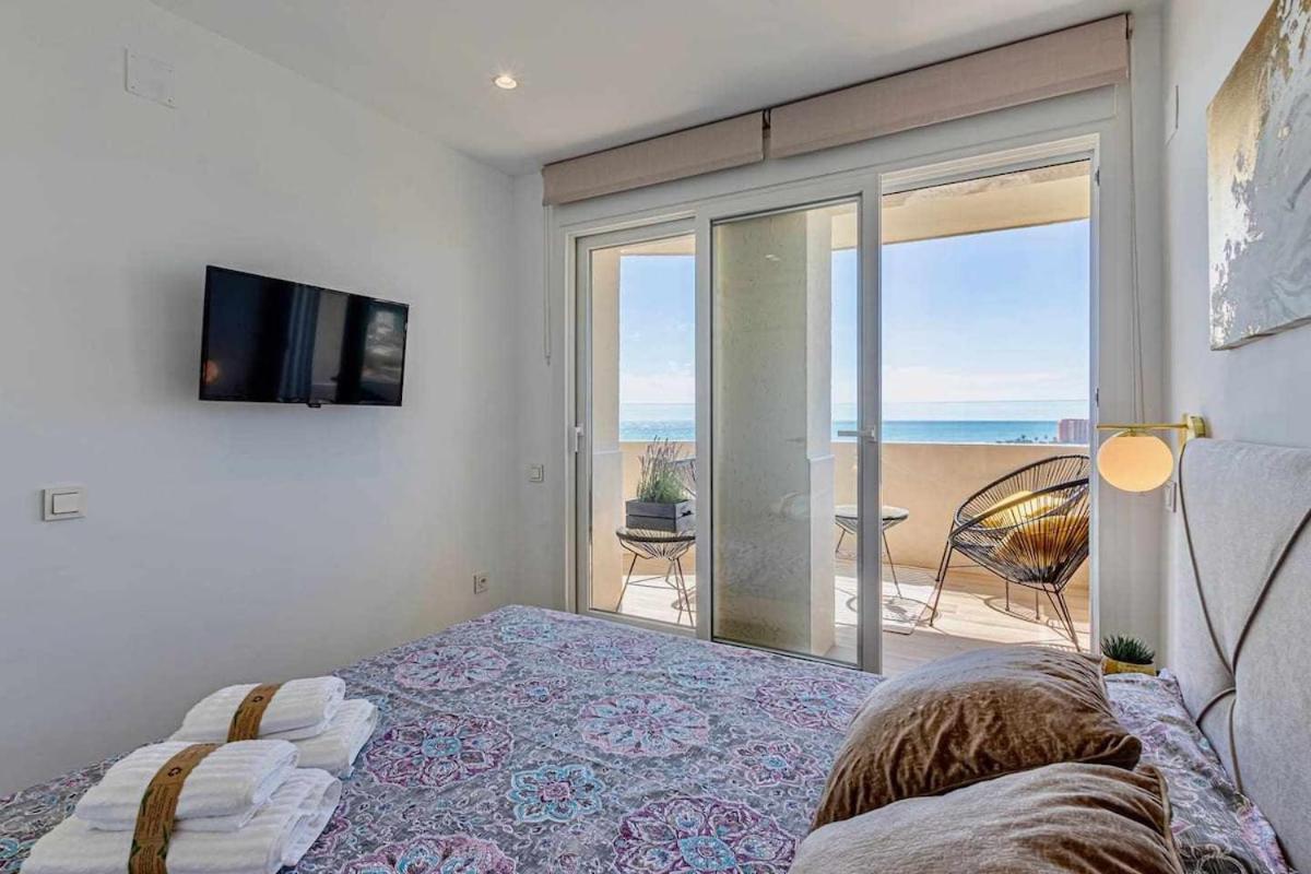 797 Holiday Rentals - Benalbeach- Moderno Piso Para 5 Con Vistas Al Mar เบนัลมาเดนา ภายนอก รูปภาพ