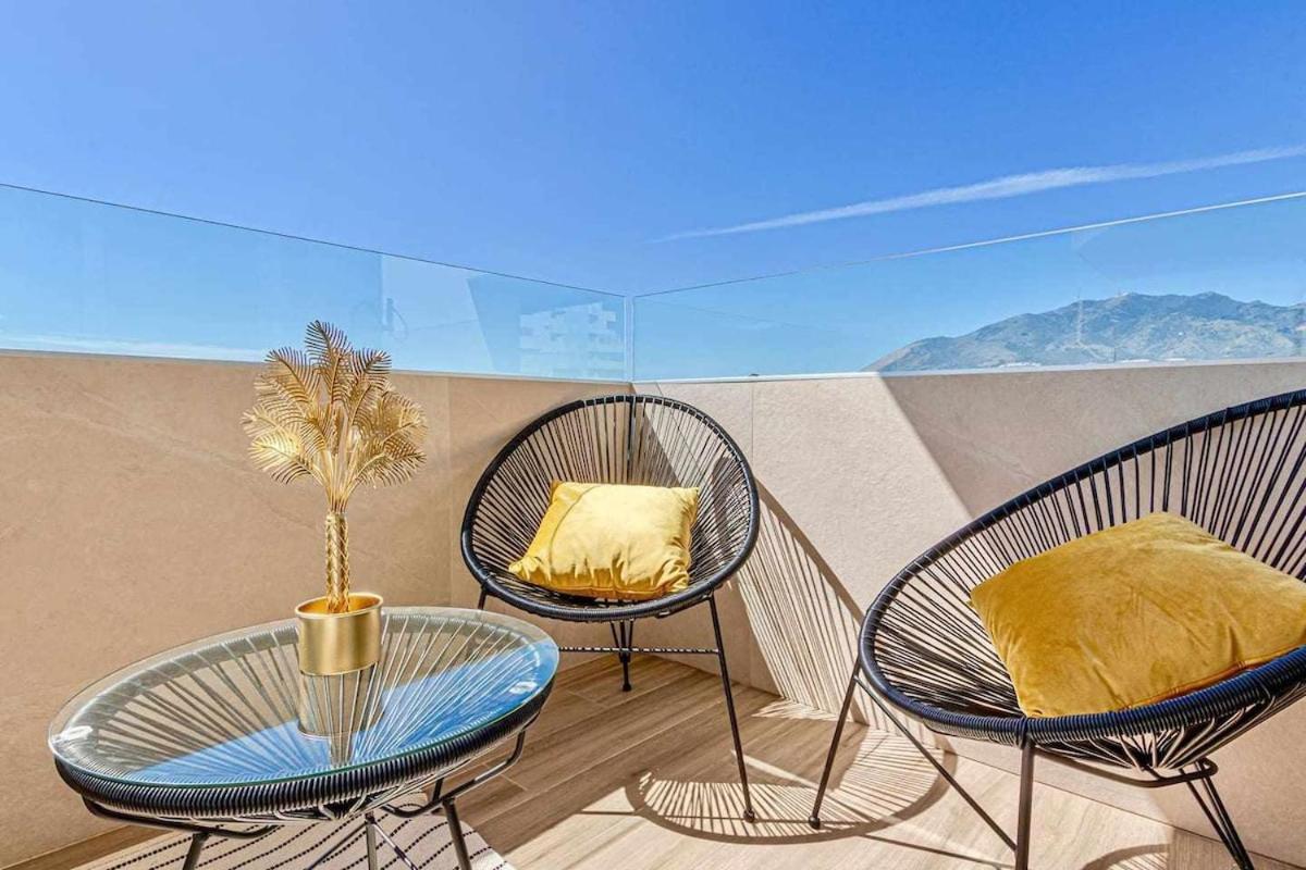 797 Holiday Rentals - Benalbeach- Moderno Piso Para 5 Con Vistas Al Mar เบนัลมาเดนา ภายนอก รูปภาพ